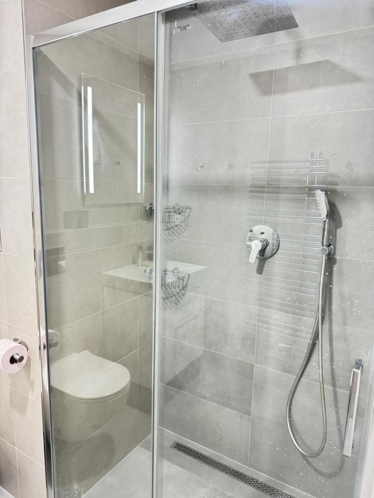 Free Parking - Cozy Apartment Near Vysehrad Railway Bridge Prague Exterior photo