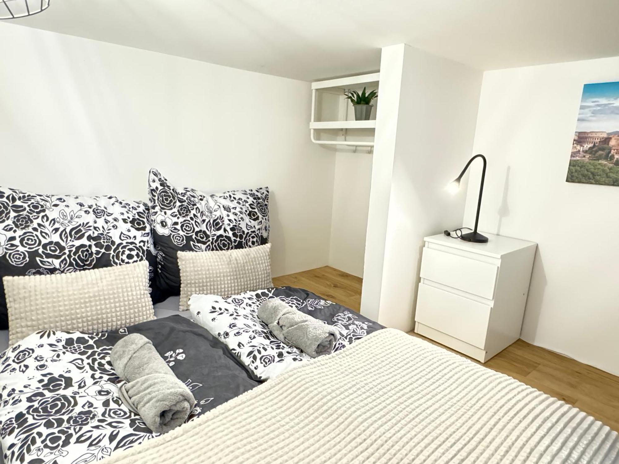 Free Parking - Cozy Apartment Near Vysehrad Railway Bridge Prague Exterior photo
