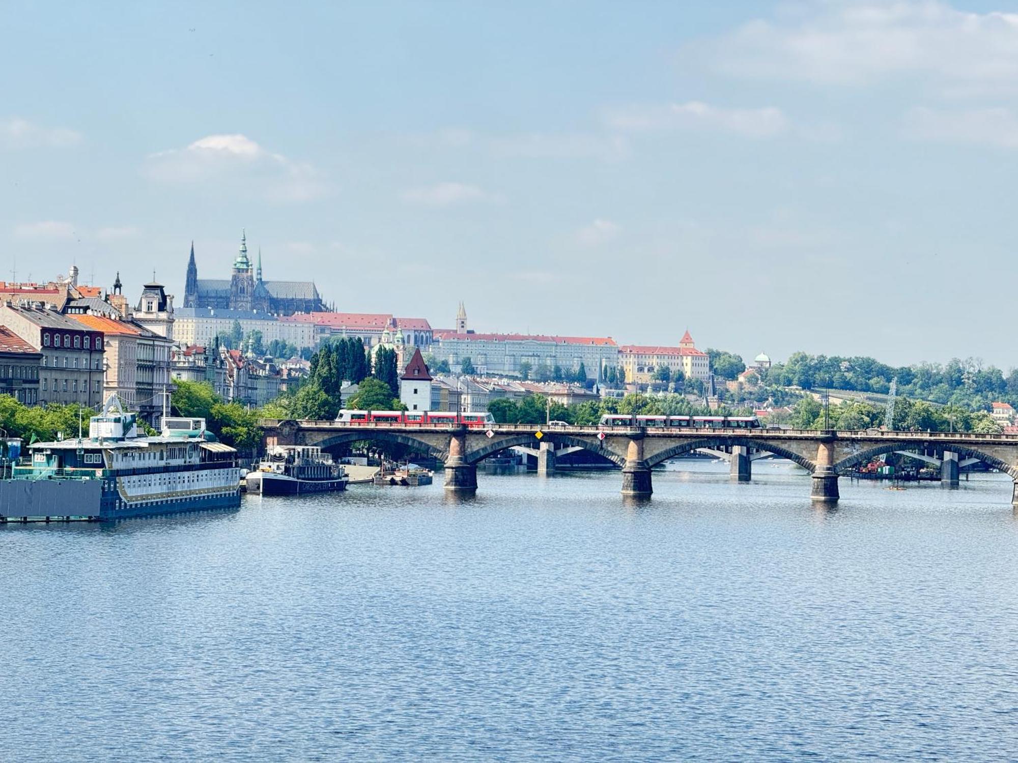 Free Parking - Cozy Apartment Near Vysehrad Railway Bridge Prague Exterior photo